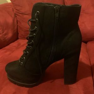 Heeled booties